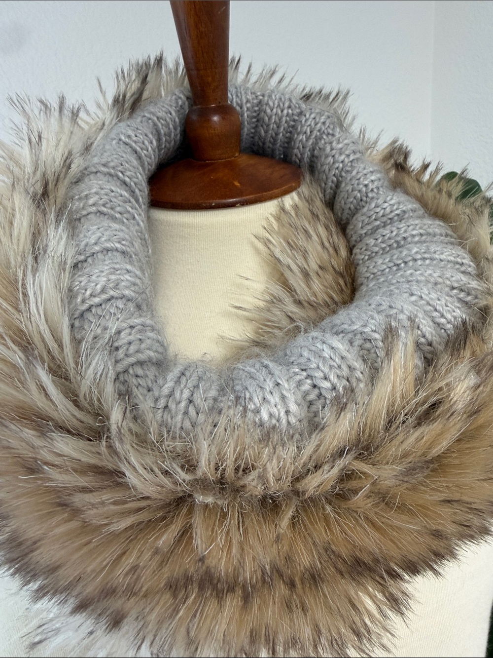 American Eagle Outfitters Infinity Scarf - Picture 3 of 6